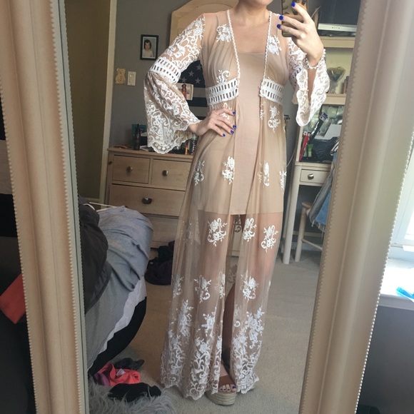 Forever 21 Tops - Embroidered longline kimono ✨ NWT